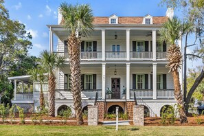 Exterior - Luxury King Suite w. Marble Bath at Historic B&B (Beaufort)