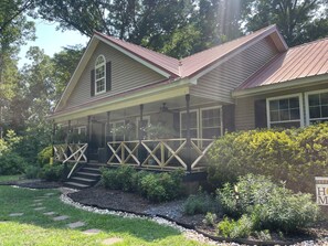 Exterior - Fabulous 4-bedroom farmhouse located in charming Rock Hill-3 minutes from I-77! (Rock Hill)