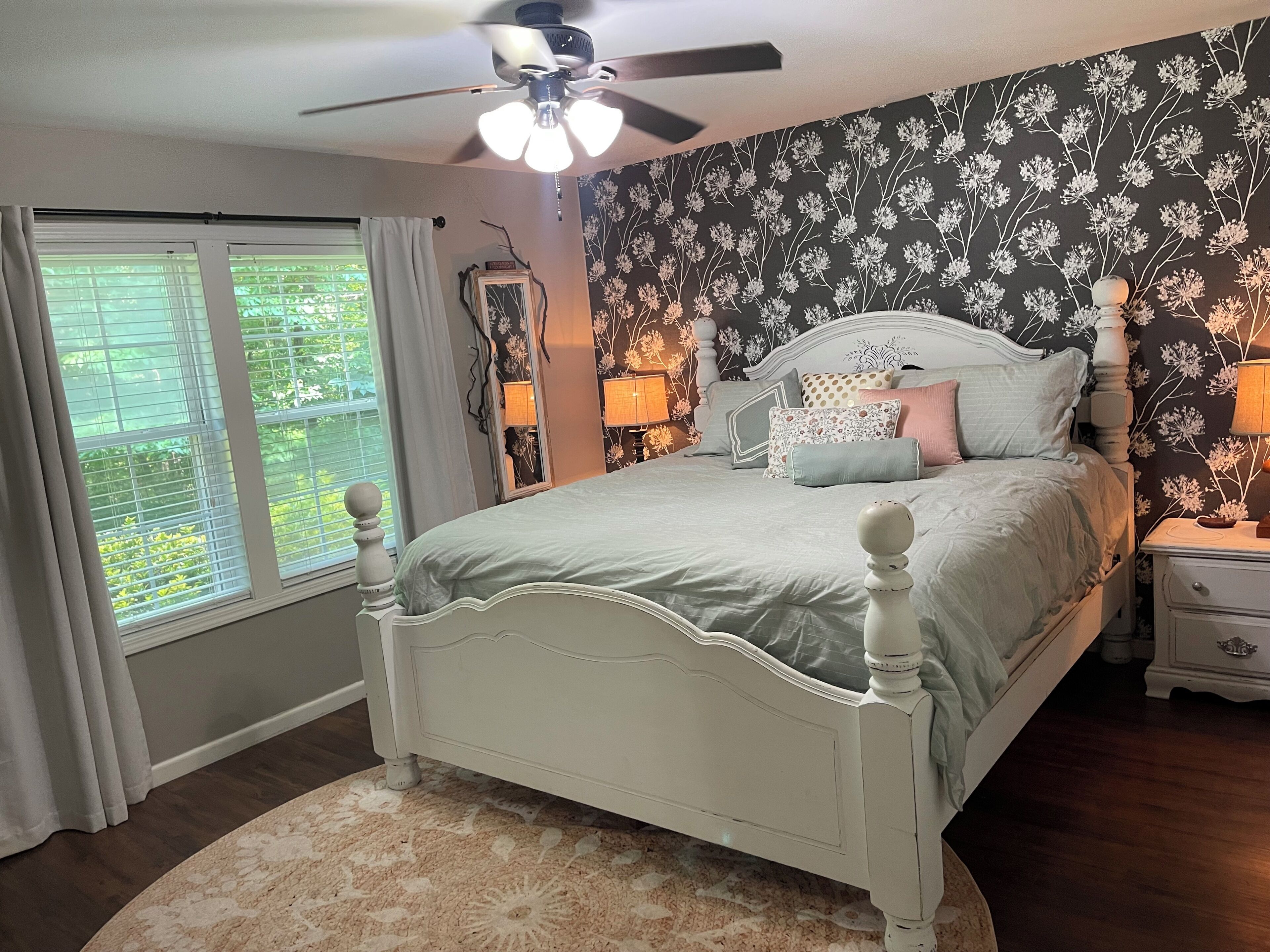 4 bedrooms, iron/ironing board, travel cot, WiFi