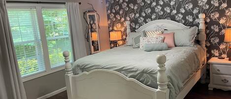 4 bedrooms, iron/ironing board, travel cot, WiFi