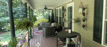 Fabulous 4-bedroom farmhouse located in charming Rock Hill-3 minutes from I-77!