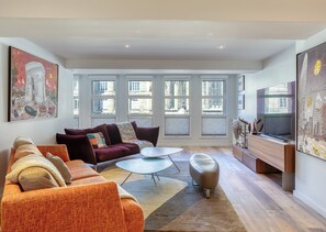 TV - ArchiDuck, votre appartement maison terrasse parking (Rouen)