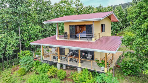 Private Ocean View Villa: Nature Retreat with Starlink and 4x4 Access