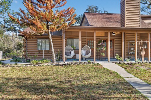 Modern LogCabin Farmhouse w/ Fresh Eggs Experience