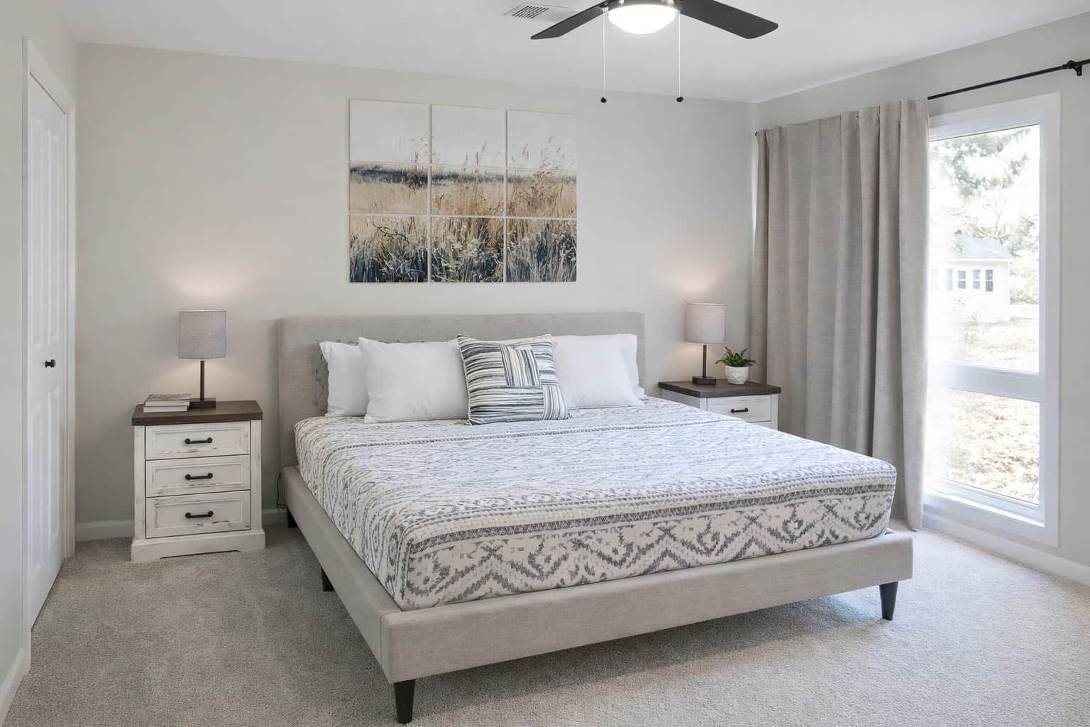 5 bedrooms, iron/ironing board, WiFi, bed sheets