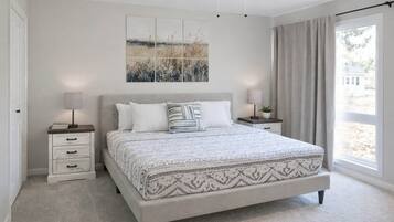 5 bedrooms, iron/ironing board, WiFi, bed sheets