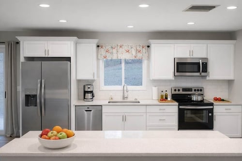 Guesthouse – 5BR Lower Level (2BR+3BR)
