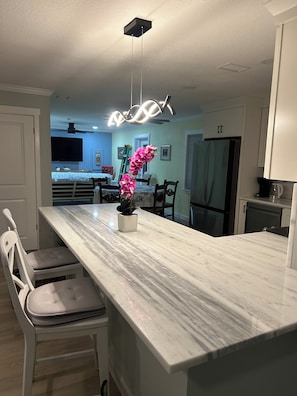 Nicht klassifiziertes Bild, 3 von 17, Schaltfläche