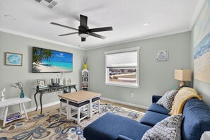 Smart TV - Modern 3BR Retreat Near Siesta Key + Private Yard (Sarasota)