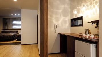 In-room safe, blackout curtains, free WiFi