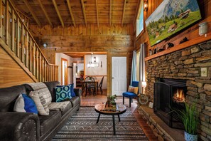 Unclassified image, 5 of 31, button - Secluded and Quaint Cabin with a Hot Tub and Fireplace (Sevierville)