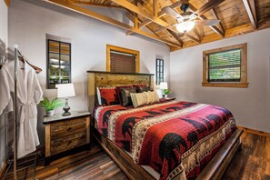 2 bedrooms, WiFi, bed sheets - Secluded and Quaint Cabin with a Hot Tub and Fireplace (Sevierville)