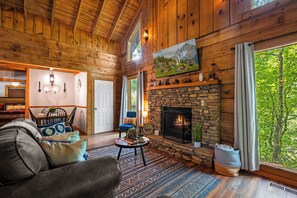 Unclassified image, 4 of 31, button - Secluded and Quaint Cabin with a Hot Tub and Fireplace (Sevierville)
