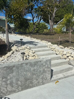 Property grounds - Canal Front Home in Englewood (Englewood)