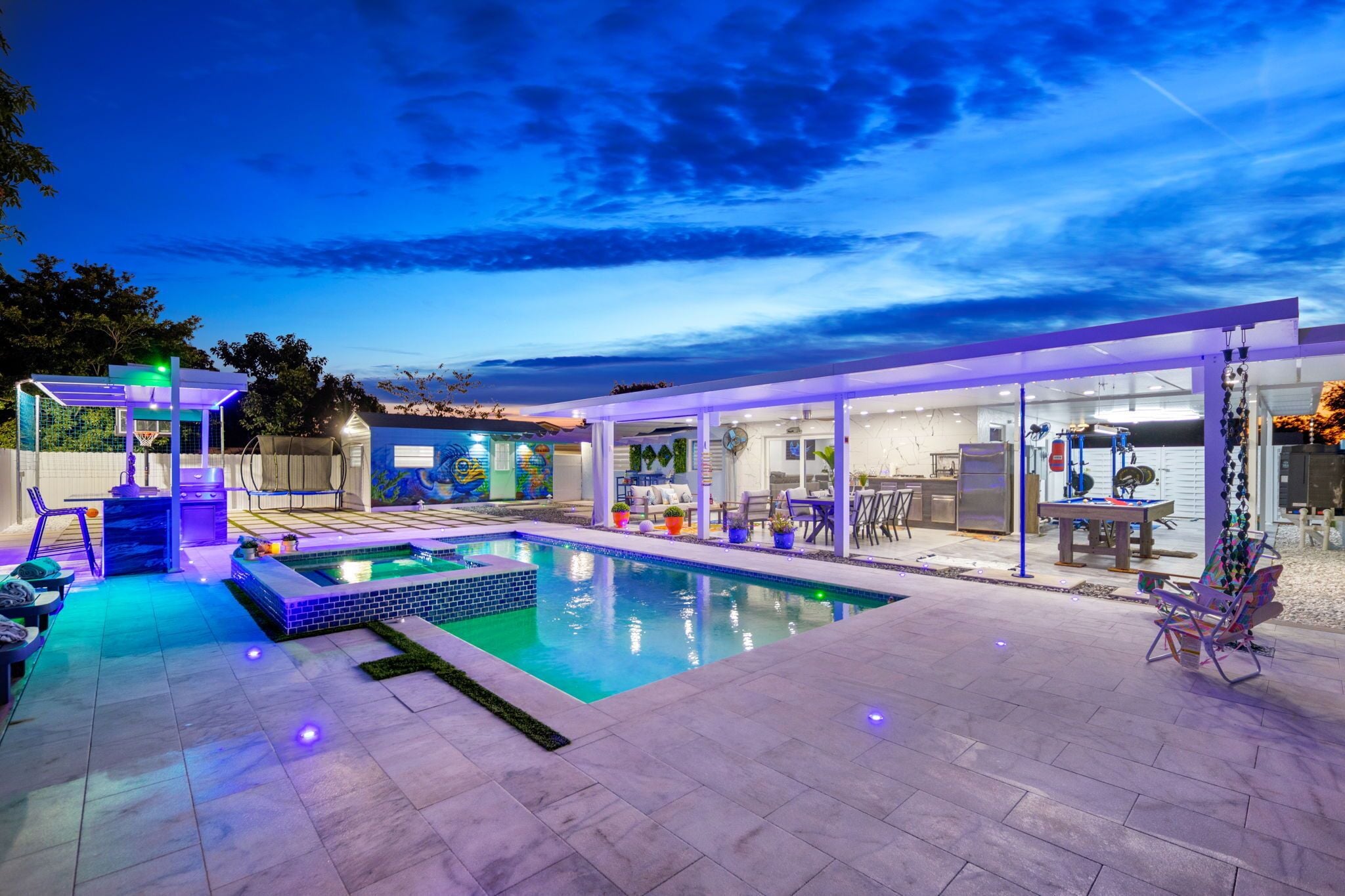 Outdoor pool, a heated pool