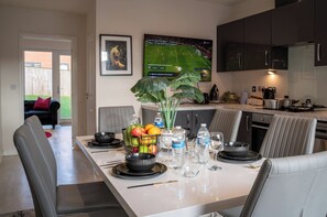 Imagen sin descripción, 4 de 32, botón