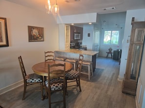 Dining - Peaceful 3 Bedroom Townhome on the water in Bluewater Bay, minutes from Destin (Niceville)