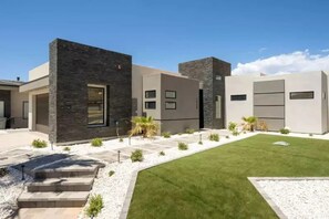 Exterior - Pleasant 3-bedroom house with AC in charming Hurricane (Hurricane)