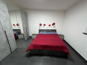 1 室のベッドルーム、WiFi、ベッドシーツ