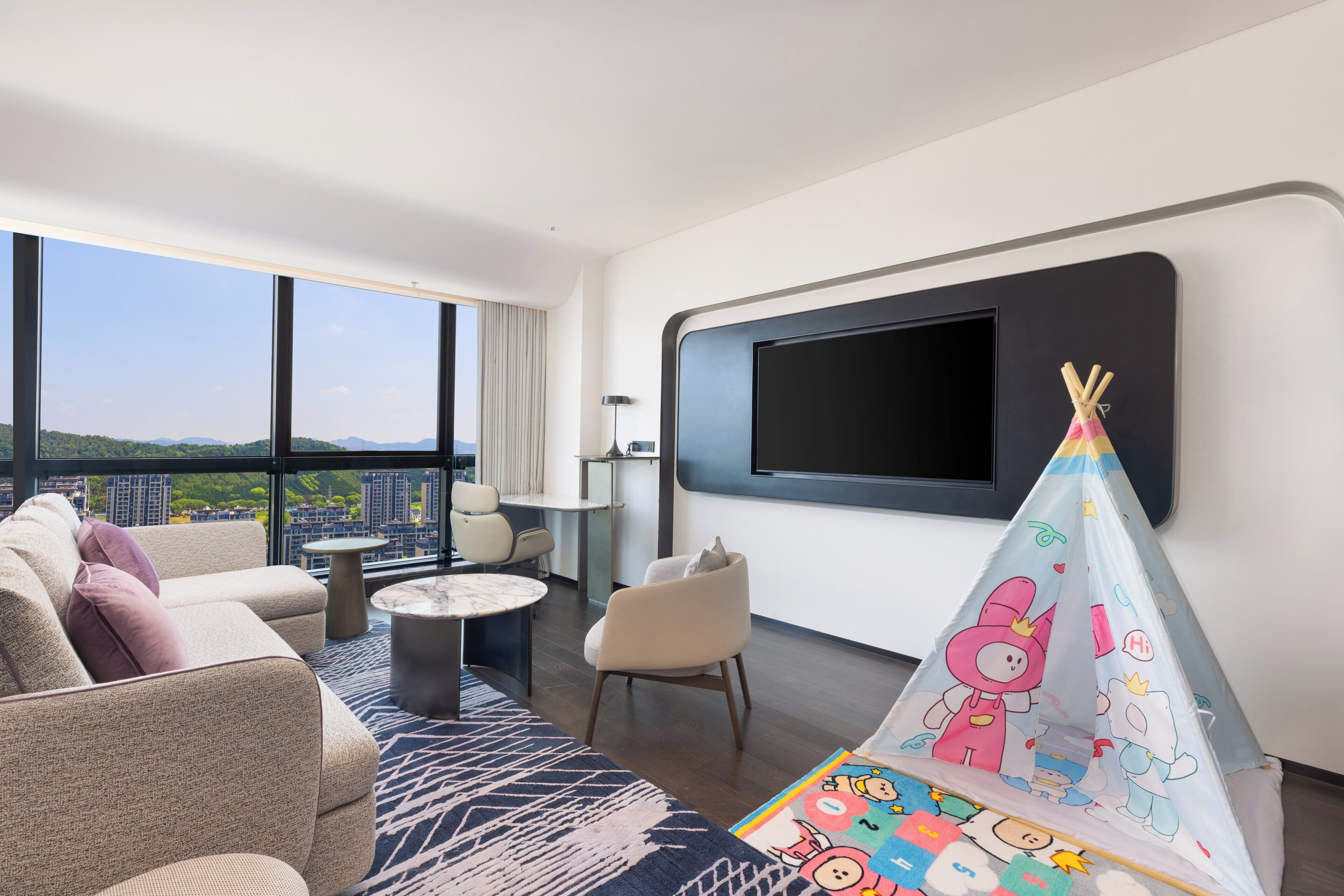 Premium bedding, down comforters, minibar (free items), in-room safe