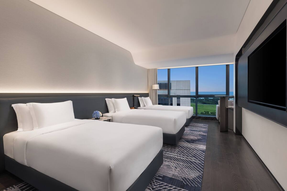 Premium-Zimmer, Mehrere Betten, Seeblick | Hochwertige Bettwaren, Daunenbettdecken, kostenlose Minibar, Zimmersafe