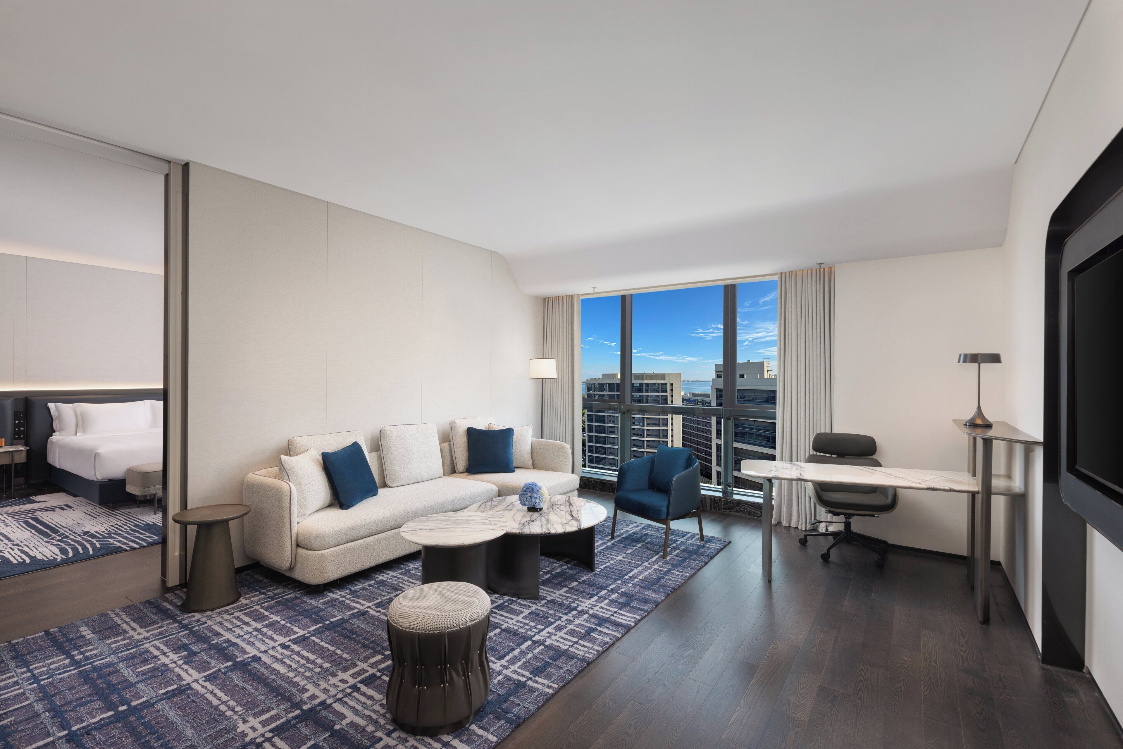 Premium bedding, down duvets, free minibar, in-room safe