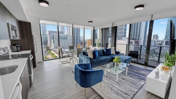 Appartement, balcon, vue ville | Intérieur