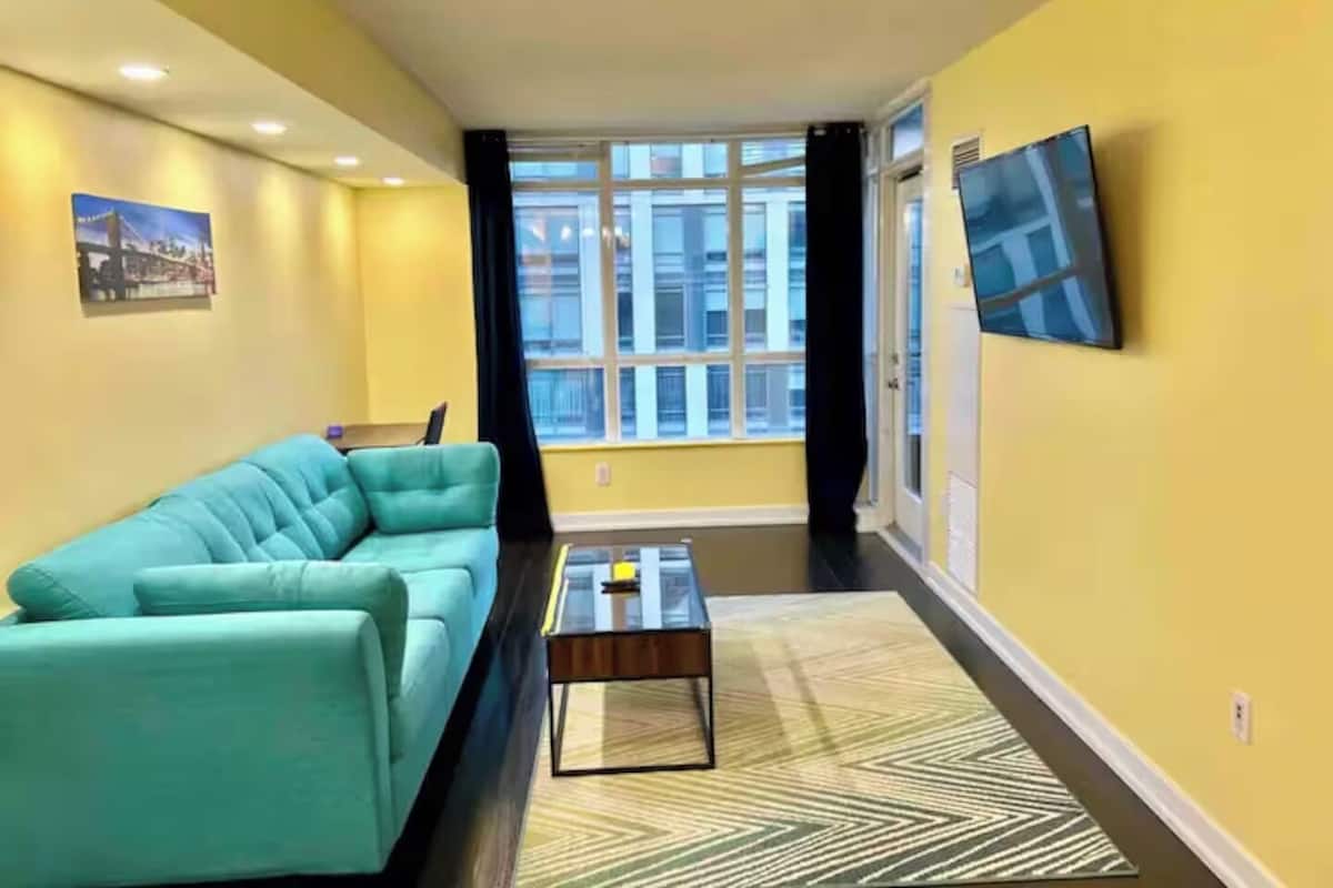 シティ コンドミニアム | リビング エリア