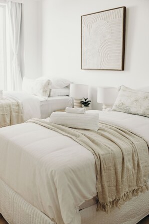 2 bedrooms, iron/ironing board, WiFi, bed sheets