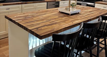 Clean, cozy, quiet and right in town. Find it all at The Windsor Cottage!