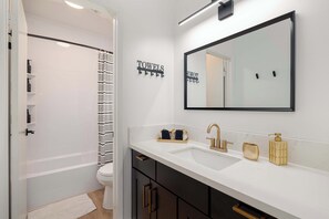Shower, hair dryer, towels, shampoo - The Obcation 2 | Ocean Beach Home Base (San Diego)