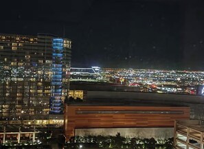 Unclassified image, 5 of 9, button - Vdara Strip Suite • No Resort Fees • Free Parking (Las Vegas)