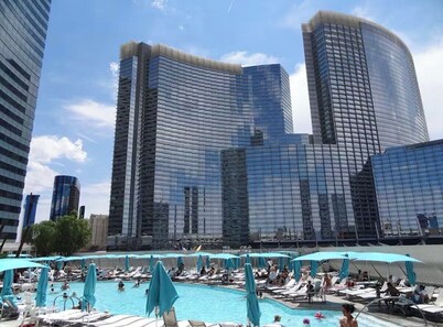Vdara Strip Suite • No Resort Fees • Free Parking