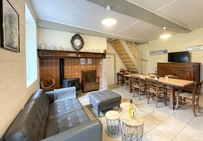 TV - GITE DE L'ISARCE - MONTAUT (MONTAUT)