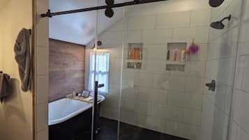 Appartement, 3 chambres, cuisine | Salle de bain