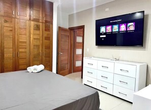 Iron/ironing board, WiFi, bed sheets - Suite Bolivar 3bdr - Pool - Cinema -Saune - SPA (Santo Domingo)