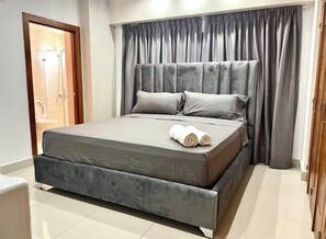 Iron/ironing board, WiFi, bed sheets - Suite Bolivar 3bdr - Pool - Cinema -Saune - SPA (Santo Domingo)