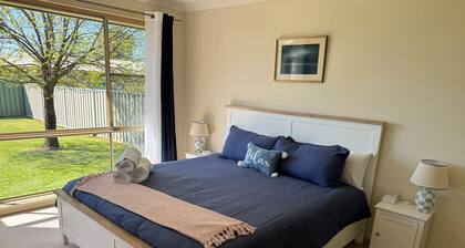 Comfy and relaxing cottage stay “Rest Easy Mudgee”