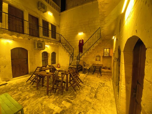 Şanlıurfa şehir merkezinde Tarihi Konak