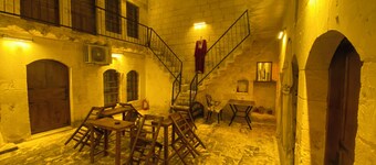 Şanlıurfa şehir merkezinde Tarihi Konak