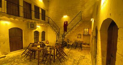 Şanlıurfa şehir merkezinde Tarihi Konak