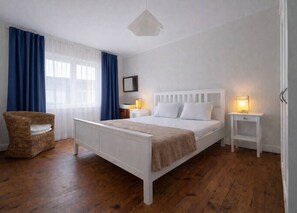 3 bedrooms, free WiFi - Maison de ville rénovée – Charme et confort sur trois niveaux (Trégastel)