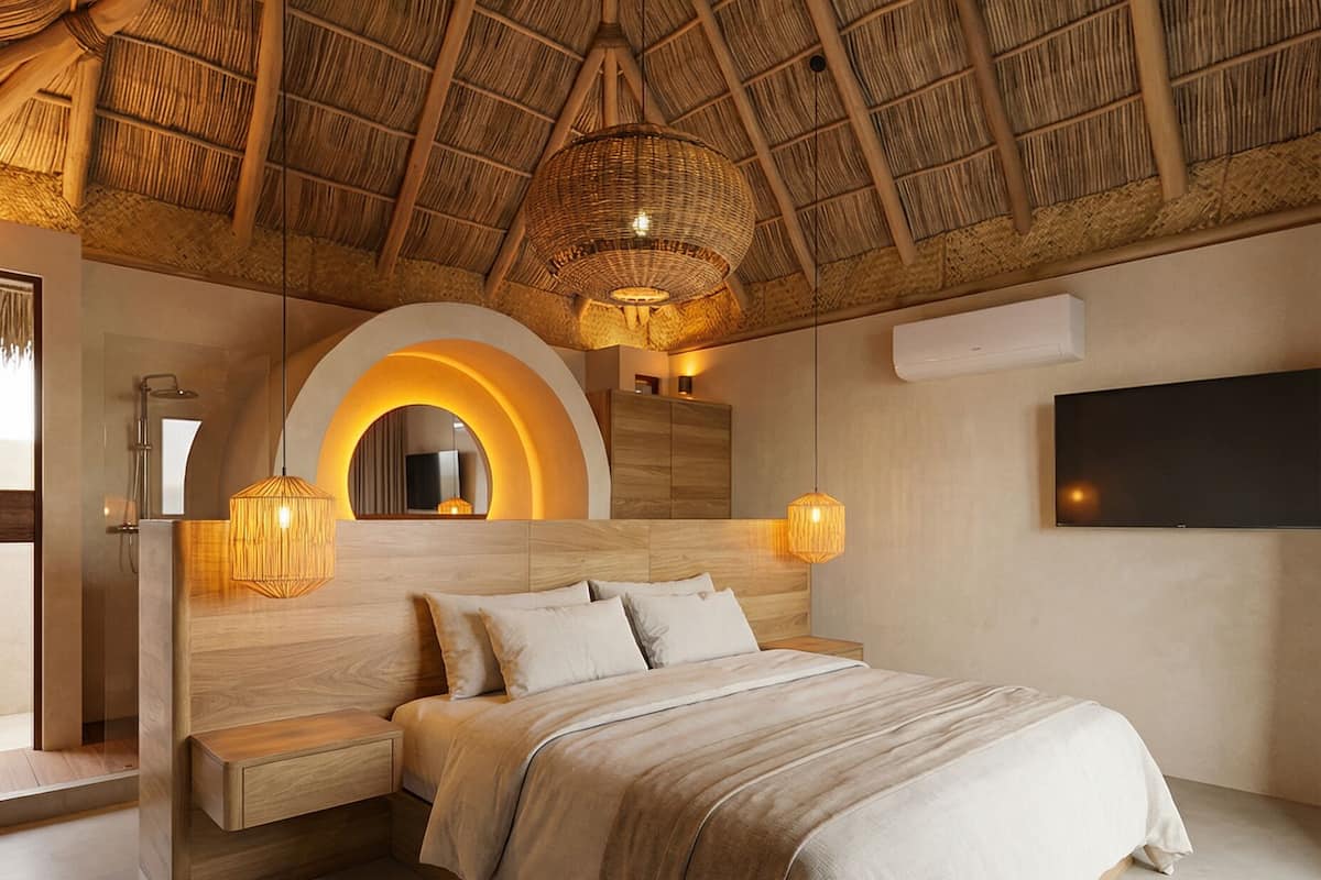 Deluxe Room, Ocean View | In-room safe, blackout drapes, free WiFi