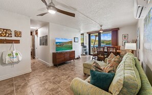 Smart TV, books - Oceanfront generator, walk to beach, pool, dining! (St. Thomas)