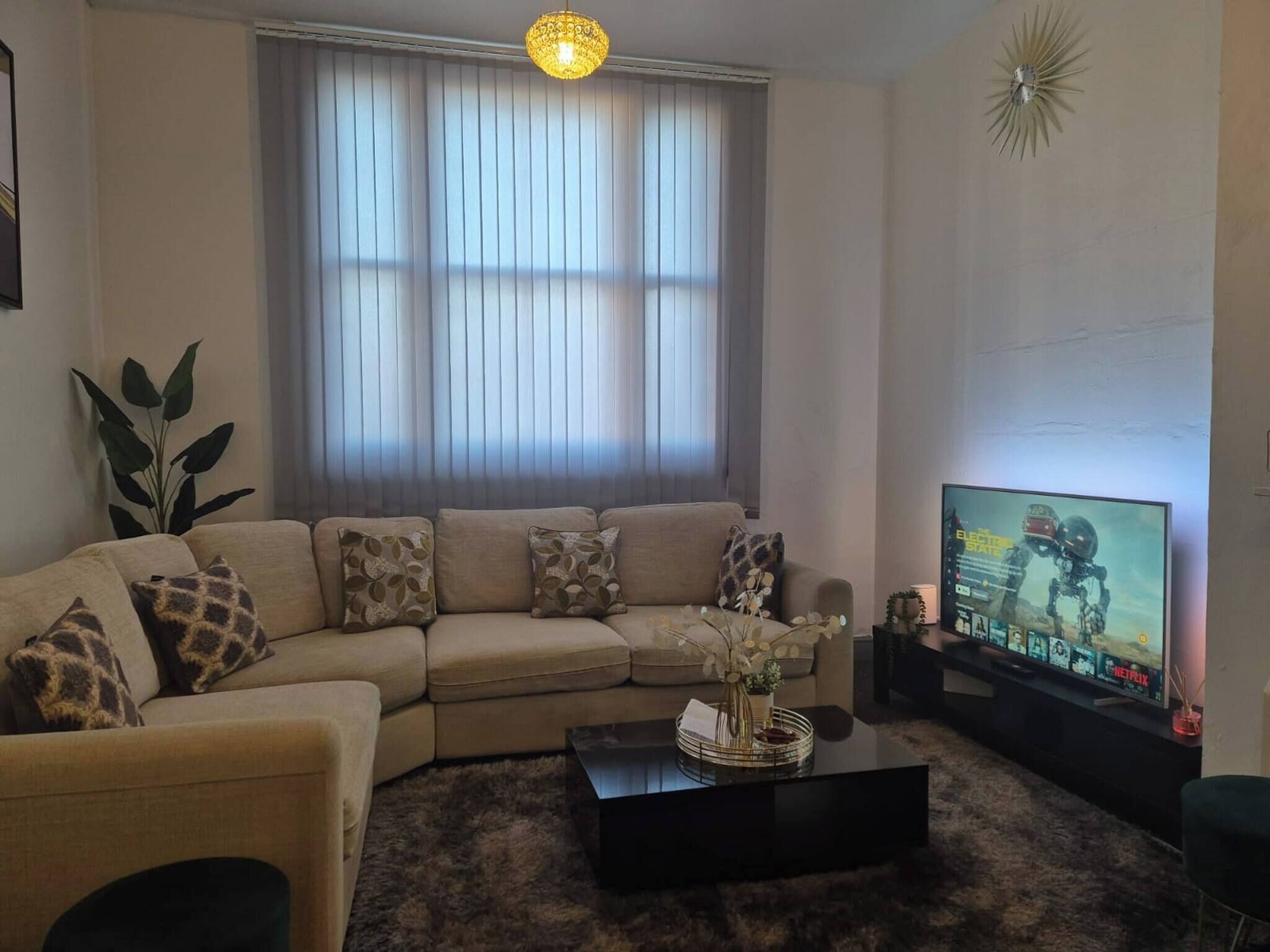 Apartment, 1 Bedroom, Fireplace | Living room