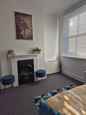 Apartment, 1 Bedroom, Fireplace - Glams one Bedroom Apartment (Wolverhampton)