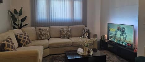 Apartment, 1 Bedroom, Fireplace | Living room