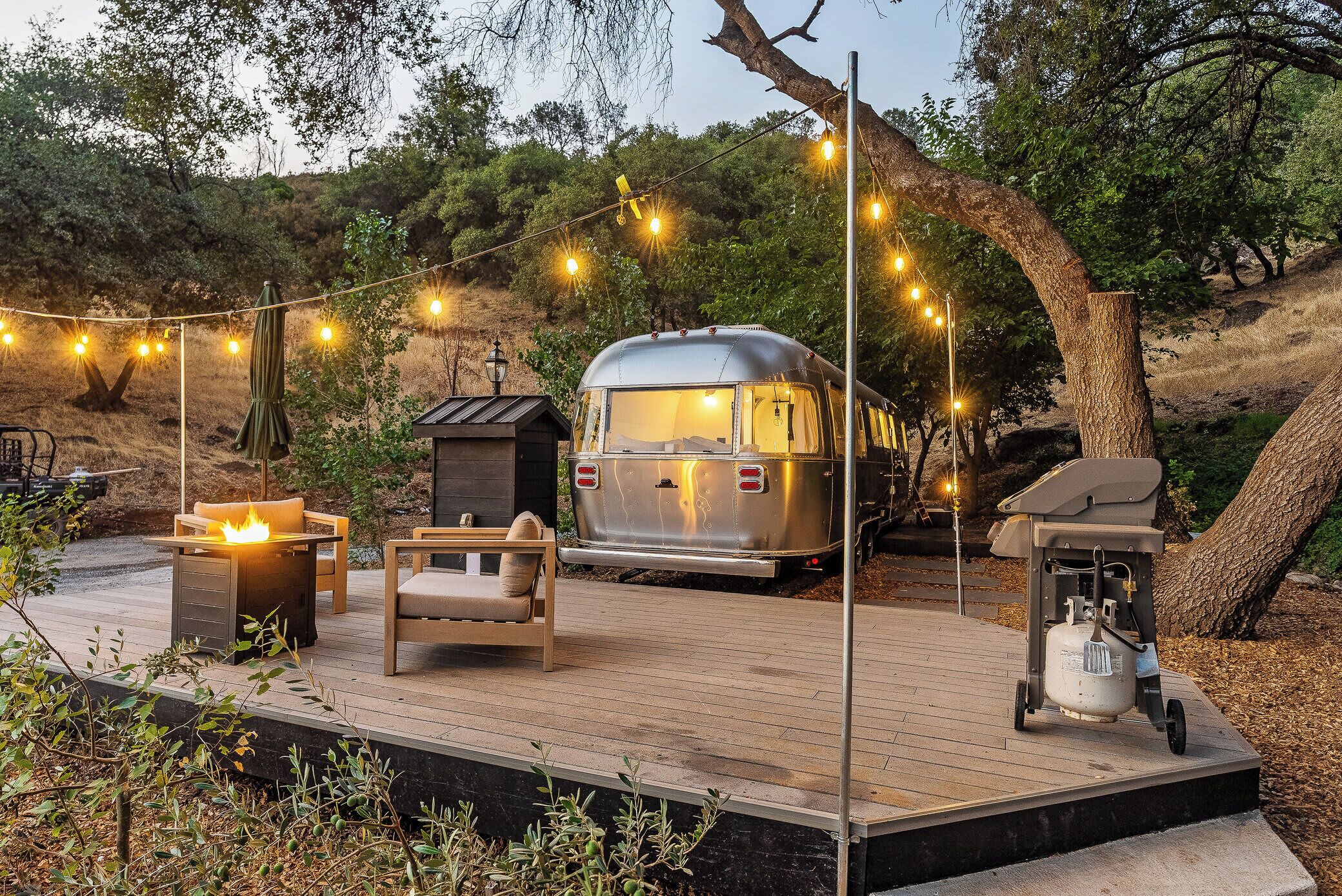 屋外ダイニングエリア