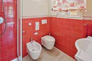 Hair dryer, towels - Casa Rossa Nel Giardino di Renzo with pool - Mareri apartments (Imperia)