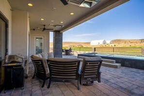 Outdoor dining - Teed Up at Copper Rock (Hurricane)